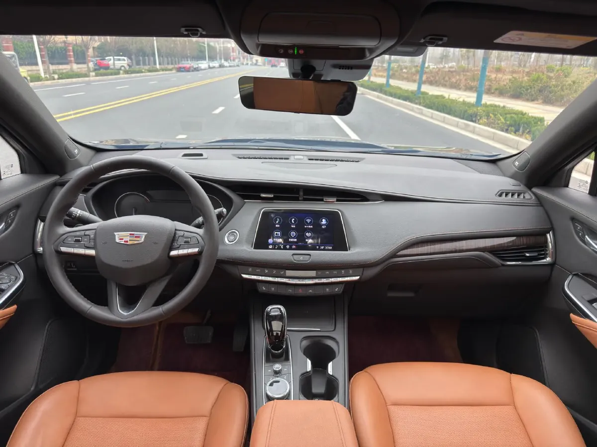 2023 Cadillac XT4 2.0T 237HP L4 9AT,autocango,china used car exporter,china ev exporter,chinese used car exporter,chinese used ev exporter
