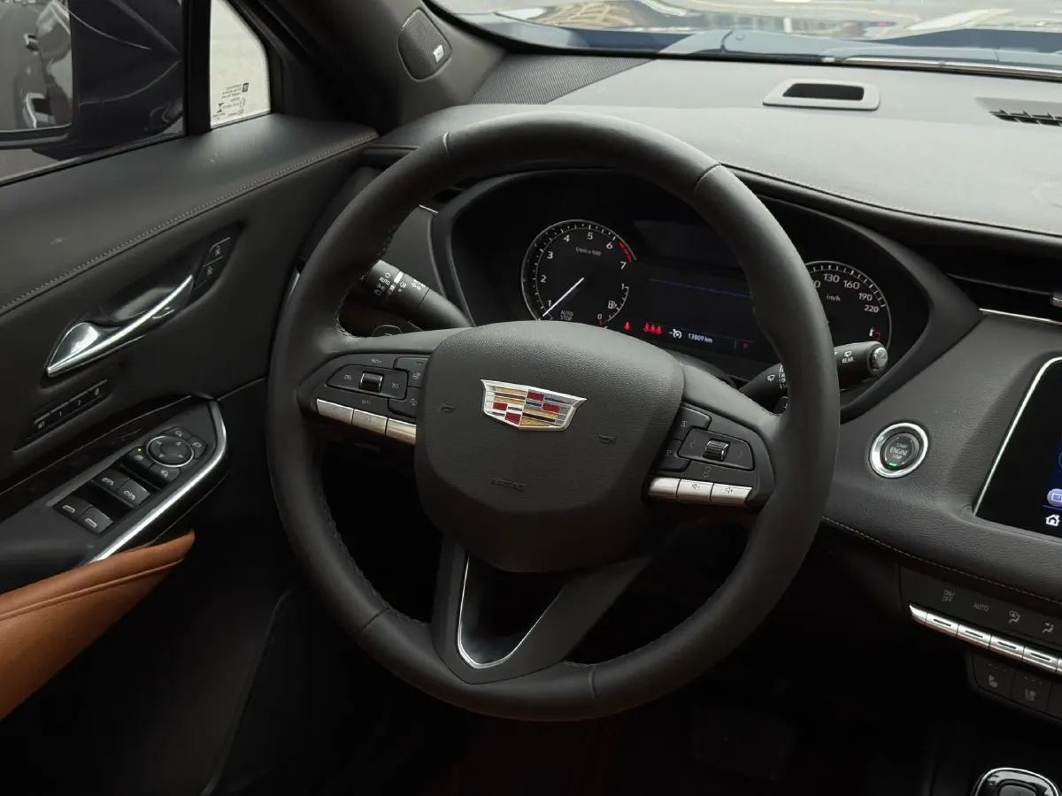 2023 Cadillac XT4 2.0T 237HP L4 9AT,autocango,china used car exporter,china ev exporter,chinese used car exporter,chinese used ev exporter