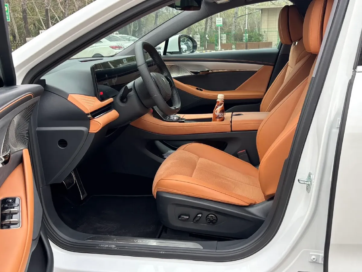 2024 Voyah ZhuiGuang 1.5T 136HP L4 PHEV 43KWH,autocango,china used car exporter,china ev exporter,chinese used car exporter,chinese used ev exporter