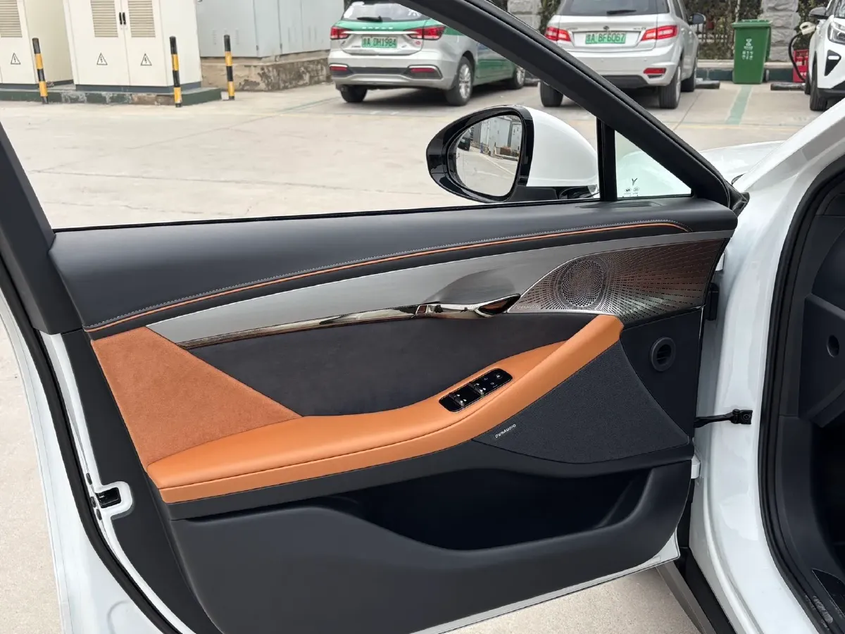 2024 Voyah ZhuiGuang 1.5T 136HP L4 PHEV 43KWH,autocango,china used car exporter,china ev exporter,chinese used car exporter,chinese used ev exporter