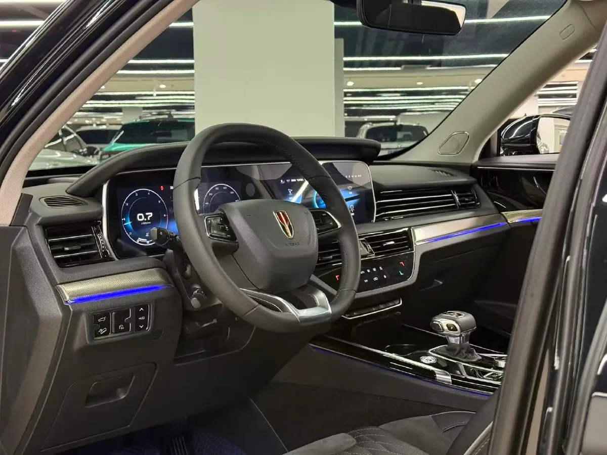 2022 HongQi HS5 2.0T 224HP L4 6AT,autocango,china used car exporter,china ev exporter,chinese used car exporter,chinese used ev exporter