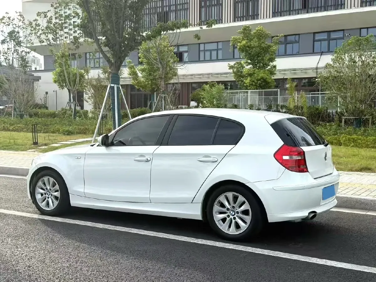 2010 BMW 1 Series 2.0L 156HP L4 6AT,autocango,china used car exporter,china ev exporter,chinese used car exporter,chinese used ev exporter