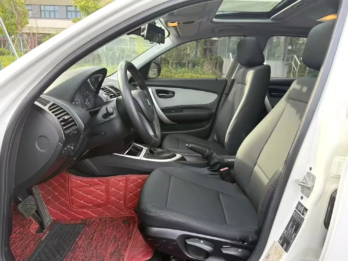 2010 BMW 1 Series 2.0L 156HP L4 6AT,autocango,china used car exporter,china ev exporter,chinese used car exporter,chinese used ev exporter