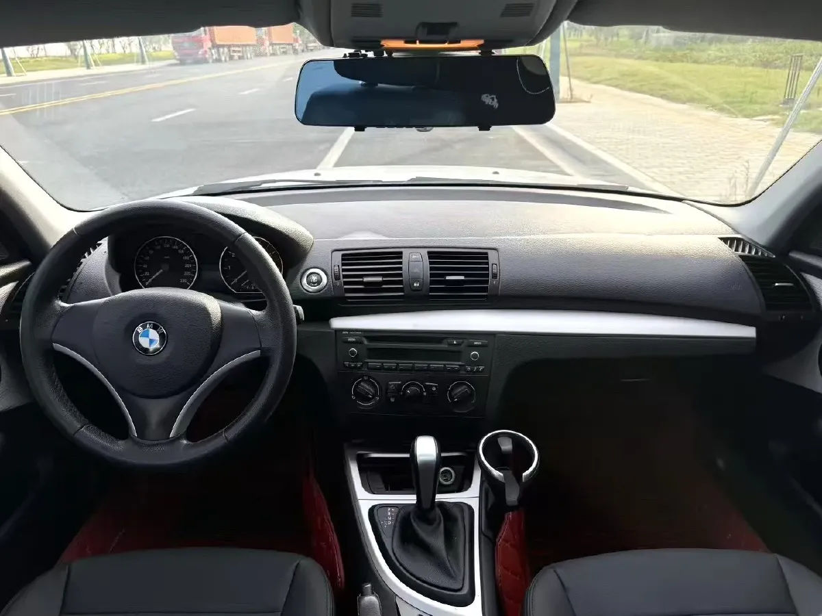 2010 BMW 1 Series 2.0L 156HP L4 6AT,autocango,china used car exporter,china ev exporter,chinese used car exporter,chinese used ev exporter