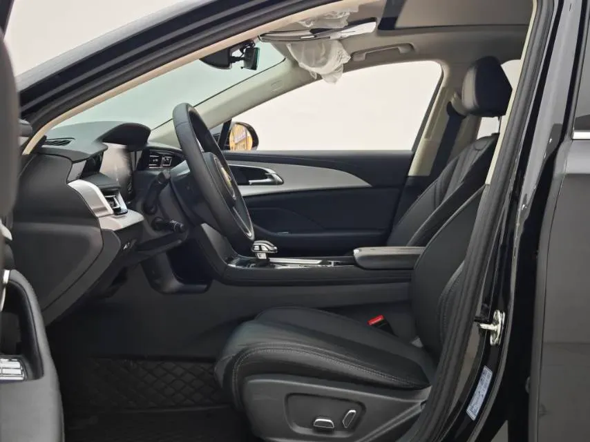 2025 HongQi H5 1.5T 169HP L4 7DCT,autocango,china used car exporter,china ev exporter,chinese used car exporter,chinese used ev exporter