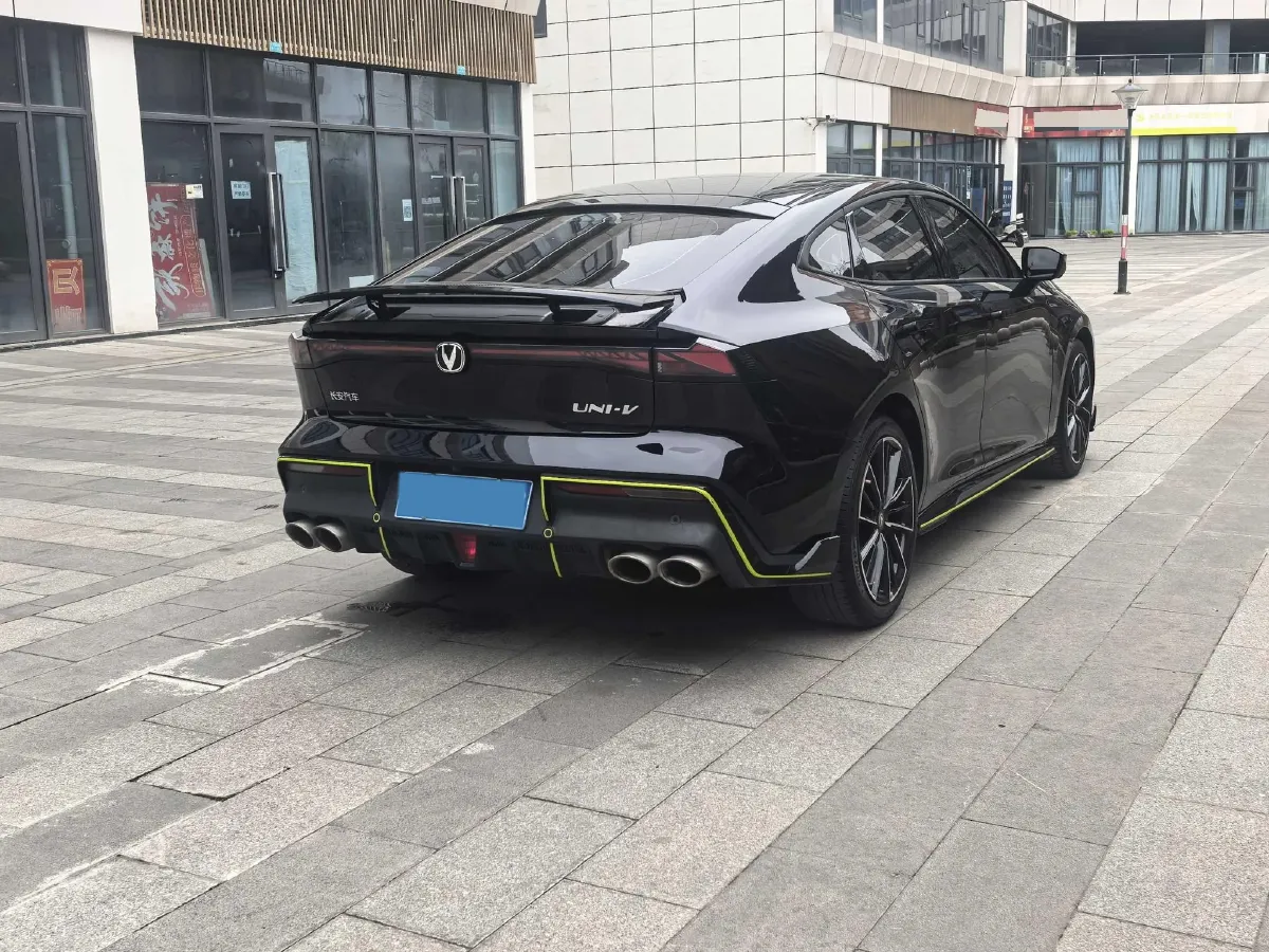 2022 ChangAn UNI-V 1.5T 188HP L4 7DCT,autocango,china used car exporter,china ev exporter,chinese used car exporter,chinese used ev exporter