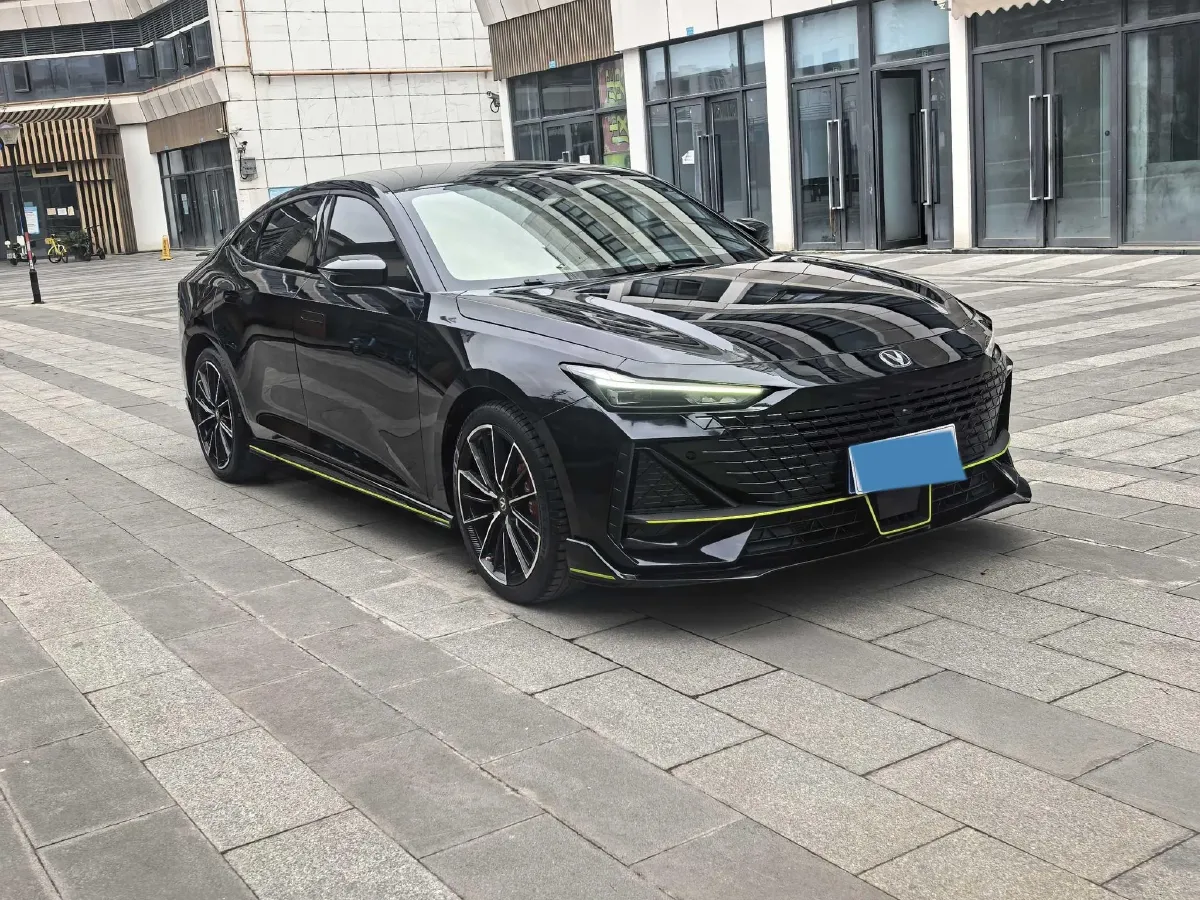 2022 ChangAn UNI-V 1.5T 188HP L4 7DCT,autocango,china used car exporter,china ev exporter,chinese used car exporter,chinese used ev exporter
