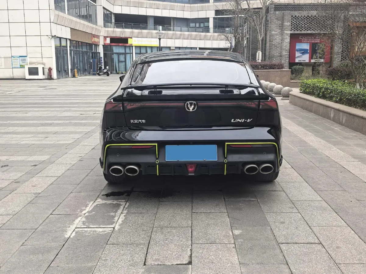2022 ChangAn UNI-V 1.5T 188HP L4 7DCT,autocango,china used car exporter,china ev exporter,chinese used car exporter,chinese used ev exporter