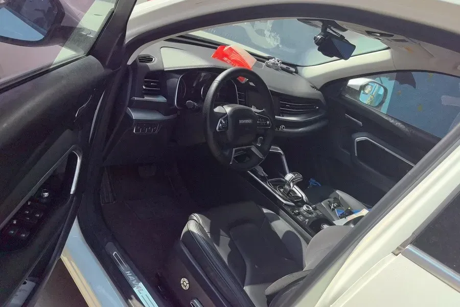 2017 Haval H6 2.0T 197HP L4 7DCT,autocango,china used car exporter,china ev exporter,chinese used car exporter,chinese used ev exporter