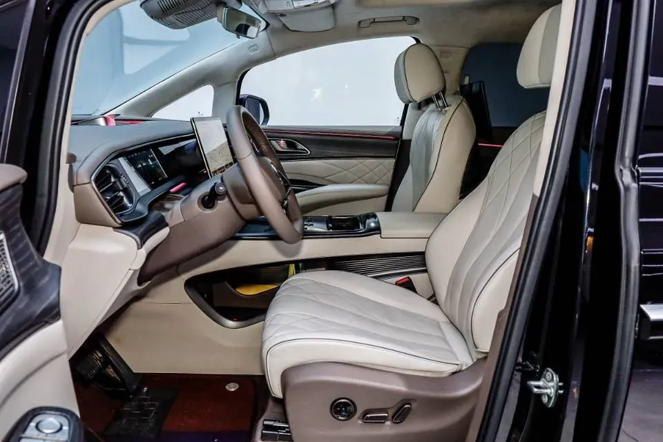 2022 Mercedes-Benz GLC Class 2.0T 197HP L4 9AT,autocango,china used car exporter,china ev exporter,chinese used car exporter,chinese used ev exporter