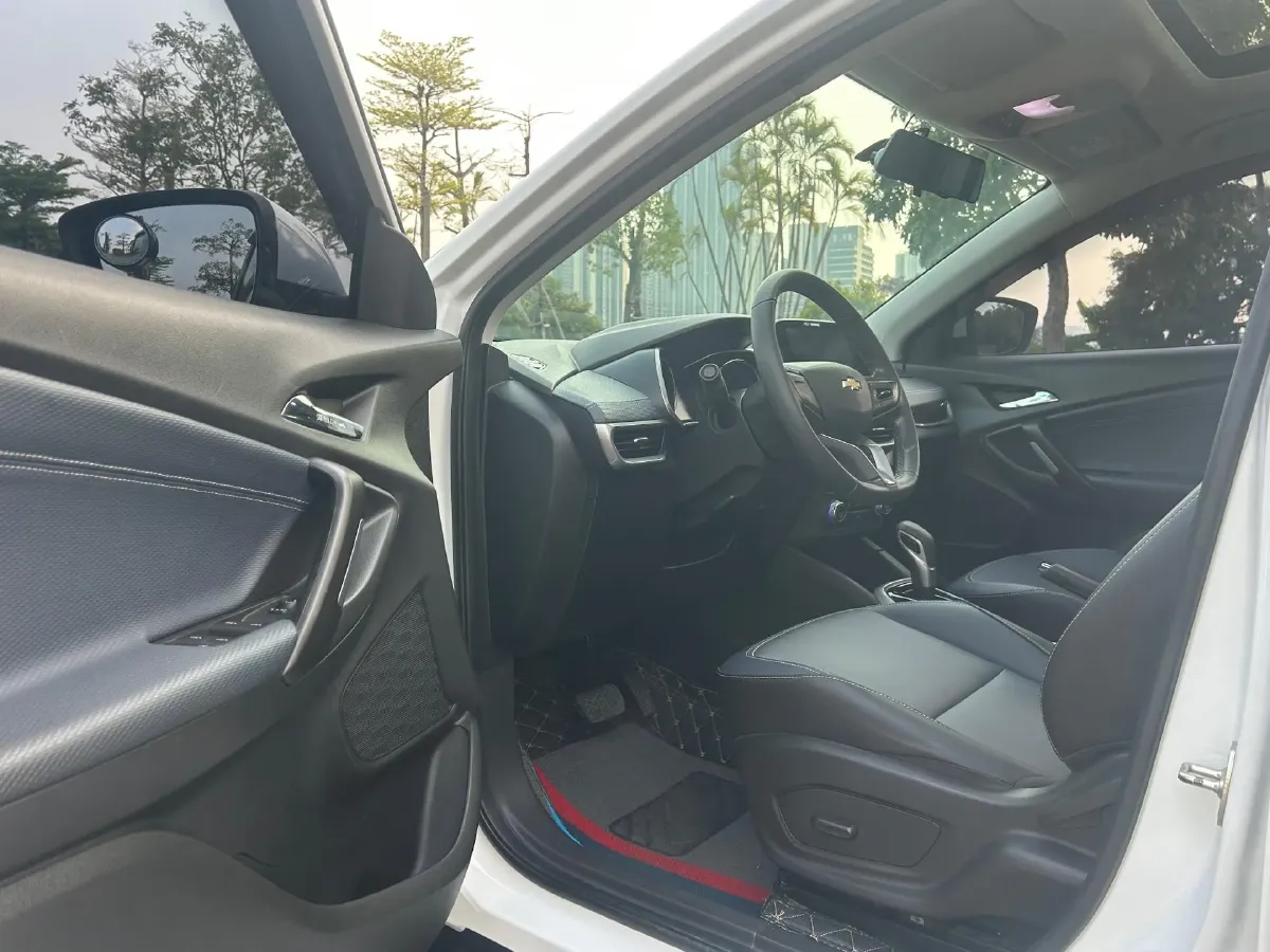 2021 Chevrolet Trax 1.0T 125HP L3 6AT,autocango,china used car exporter,china ev exporter,chinese used car exporter,chinese used ev exporter