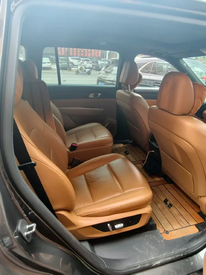 2021 Li ONE Range Extended 131HP REEV 40.5KWH,autocango,china used car exporter,china ev exporter,chinese used car exporter,chinese used ev exporter