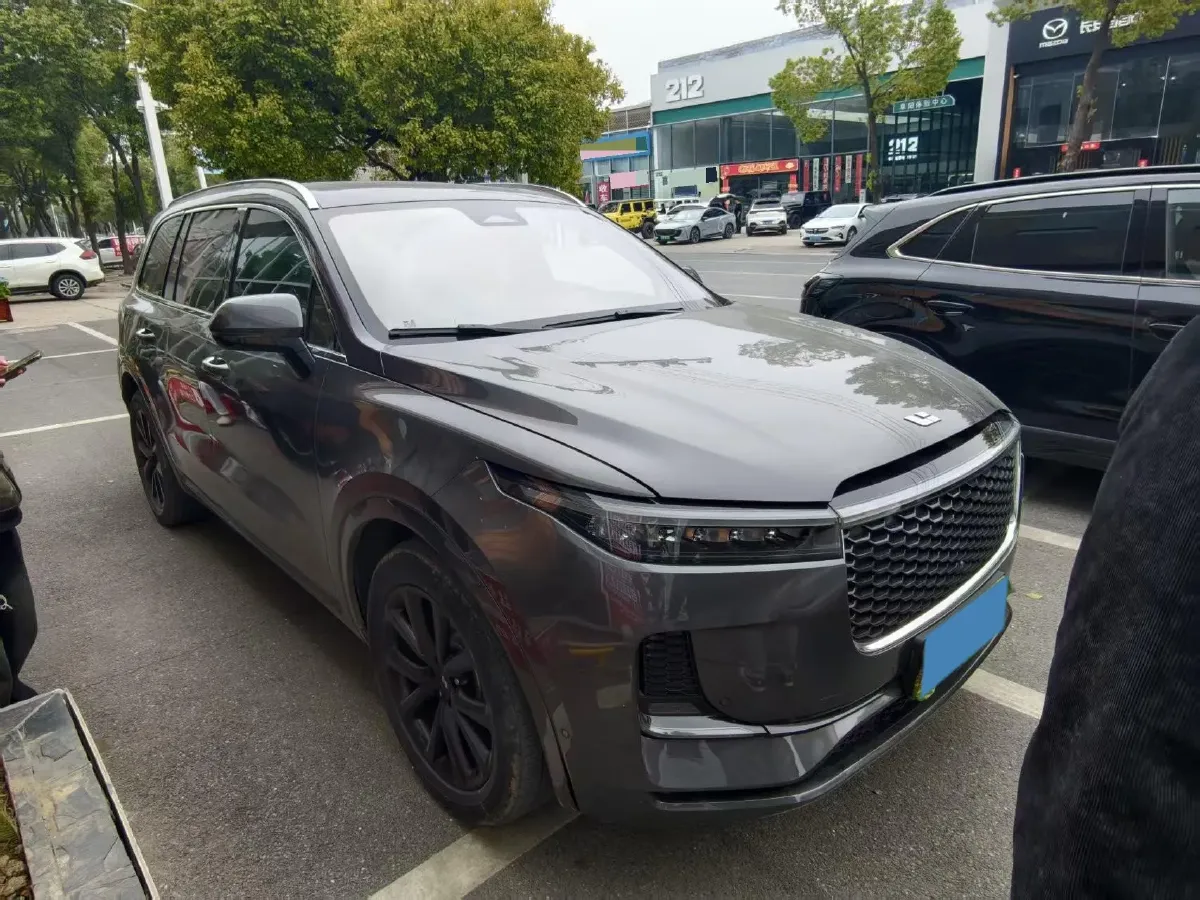 2021 Li ONE Range Extended 131HP REEV 40.5KWH,autocango,china used car exporter,china ev exporter,chinese used car exporter,chinese used ev exporter