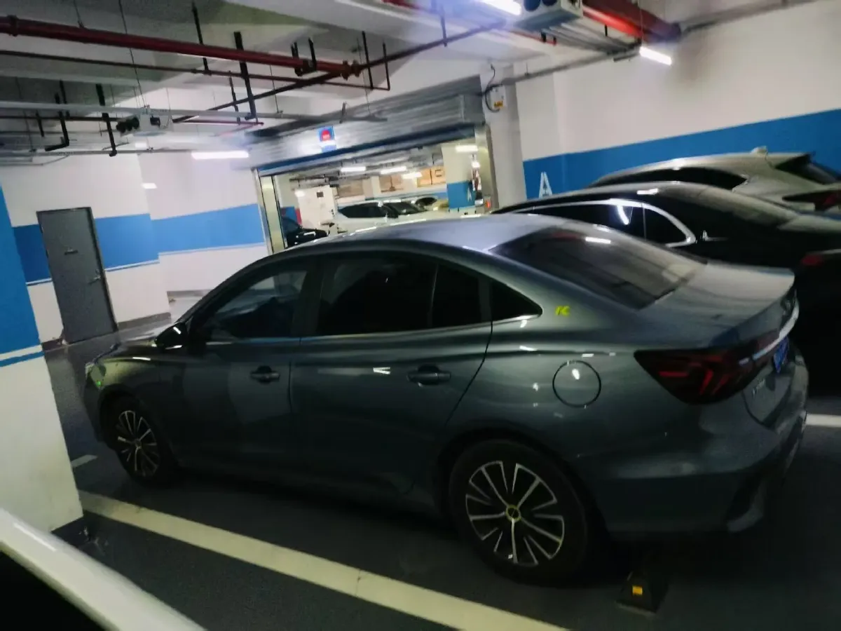 2021 Roewe i5 1.5L 120HP L4 CVT,autocango,china used car exporter,china ev exporter,chinese used car exporter,chinese used ev exporter