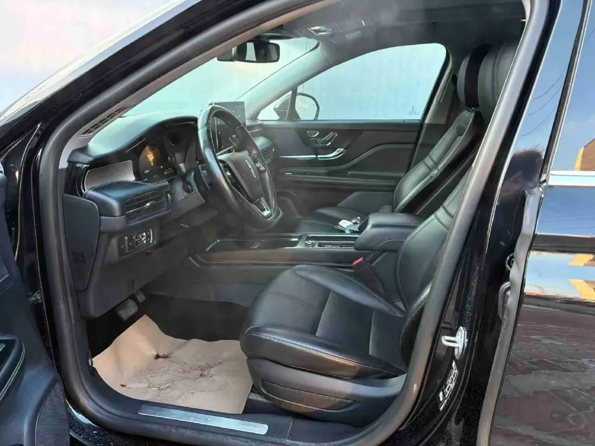 2021 Lincoln Corsair 2.0T 245HP L4 8AT,autocango,china used car exporter,china ev exporter,chinese used car exporter,chinese used ev exporter