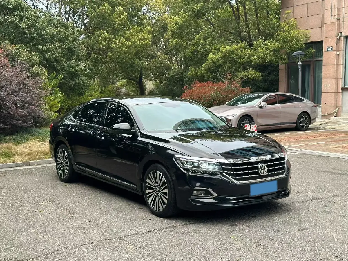 2019 Volkswagen Passat 2.0T 186HP L4 7DCT,autocango,china used car exporter,china ev exporter,chinese used car exporter,chinese used ev exporter