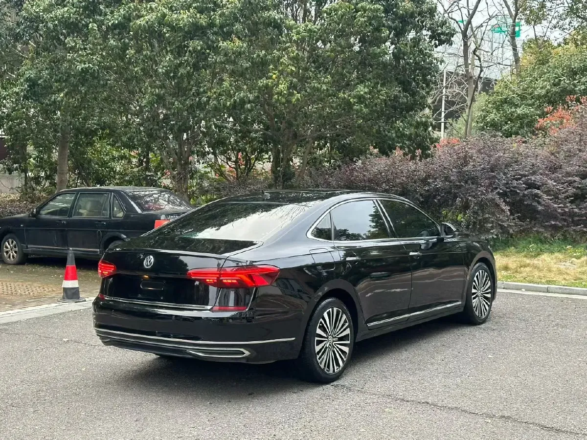 2019 Volkswagen Passat 2.0T 186HP L4 7DCT,autocango,china used car exporter,china ev exporter,chinese used car exporter,chinese used ev exporter