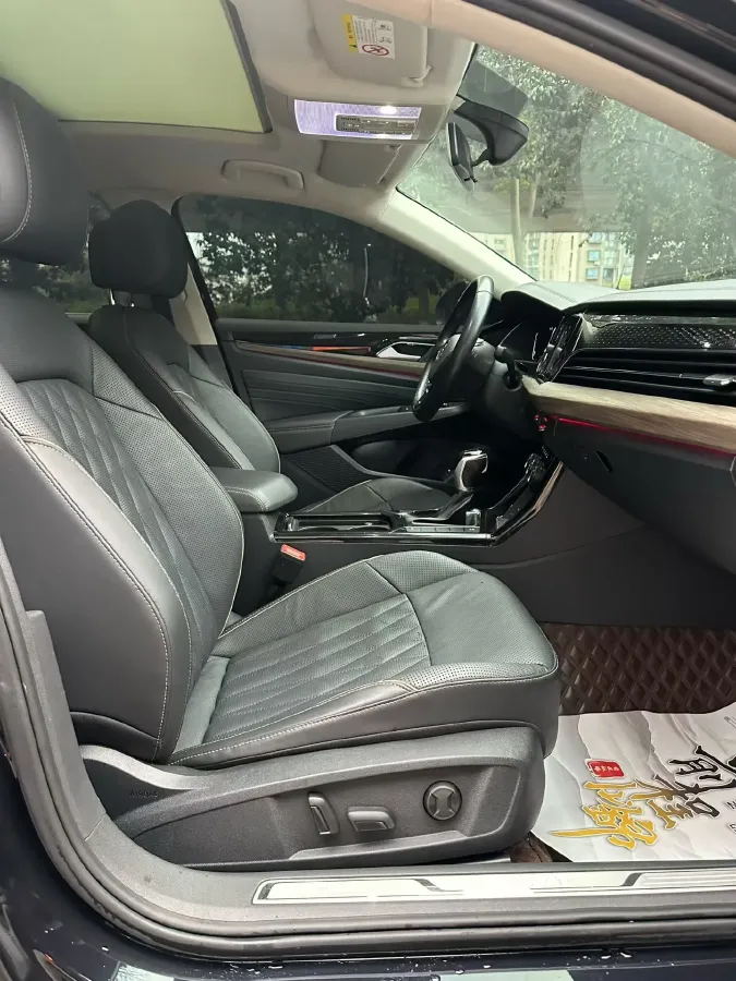 2019 Volkswagen Passat 2.0T 186HP L4 7DCT,autocango,china used car exporter,china ev exporter,chinese used car exporter,chinese used ev exporter