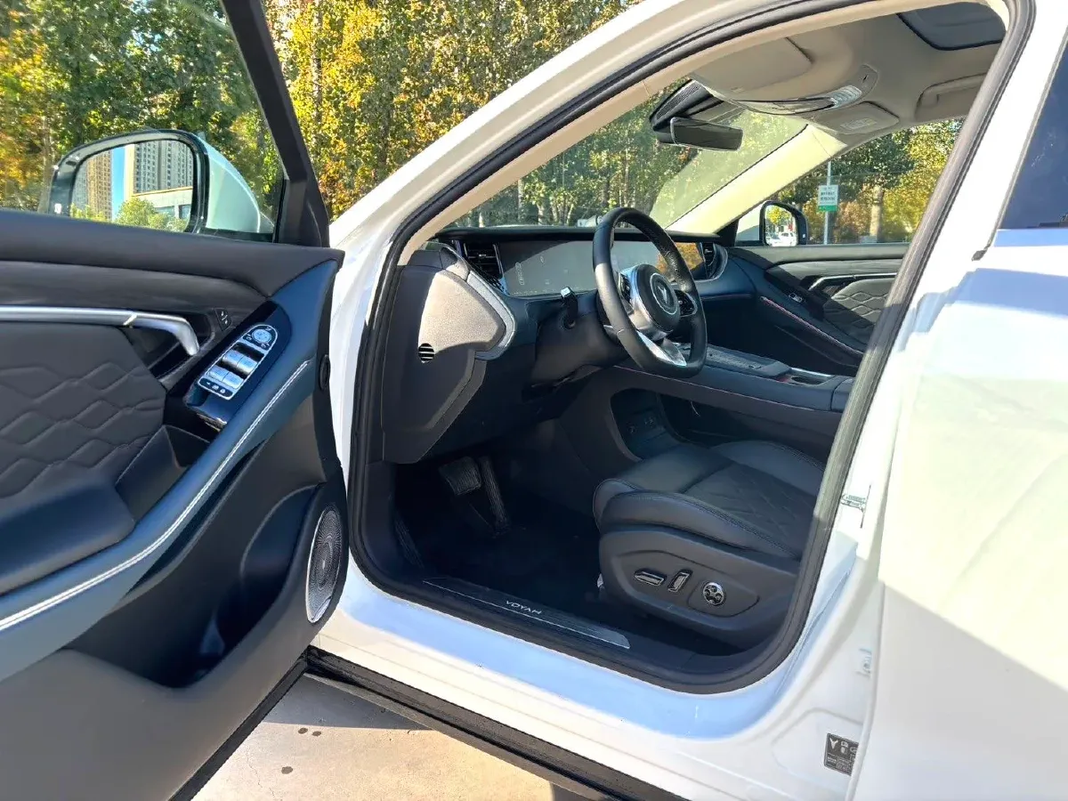 2024 Voyah FREE 1.5T 150HP L4 REEV 39.2KWH,autocango,china used car exporter,china ev exporter,chinese used car exporter,chinese used ev exporter