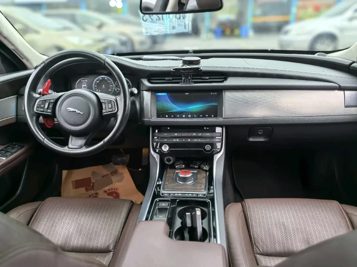 2017 Jaguar XFL 2.0T 240HP L4 8AT,autocango,china used car exporter,china ev exporter,chinese used car exporter,chinese used ev exporter