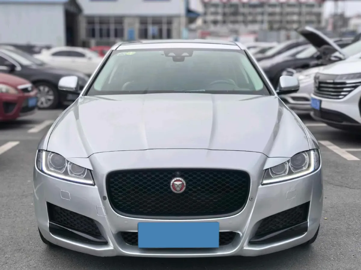 2017 Jaguar XFL 2.0T 240HP L4 8AT,autocango,china used car exporter,china ev exporter,chinese used car exporter,chinese used ev exporter