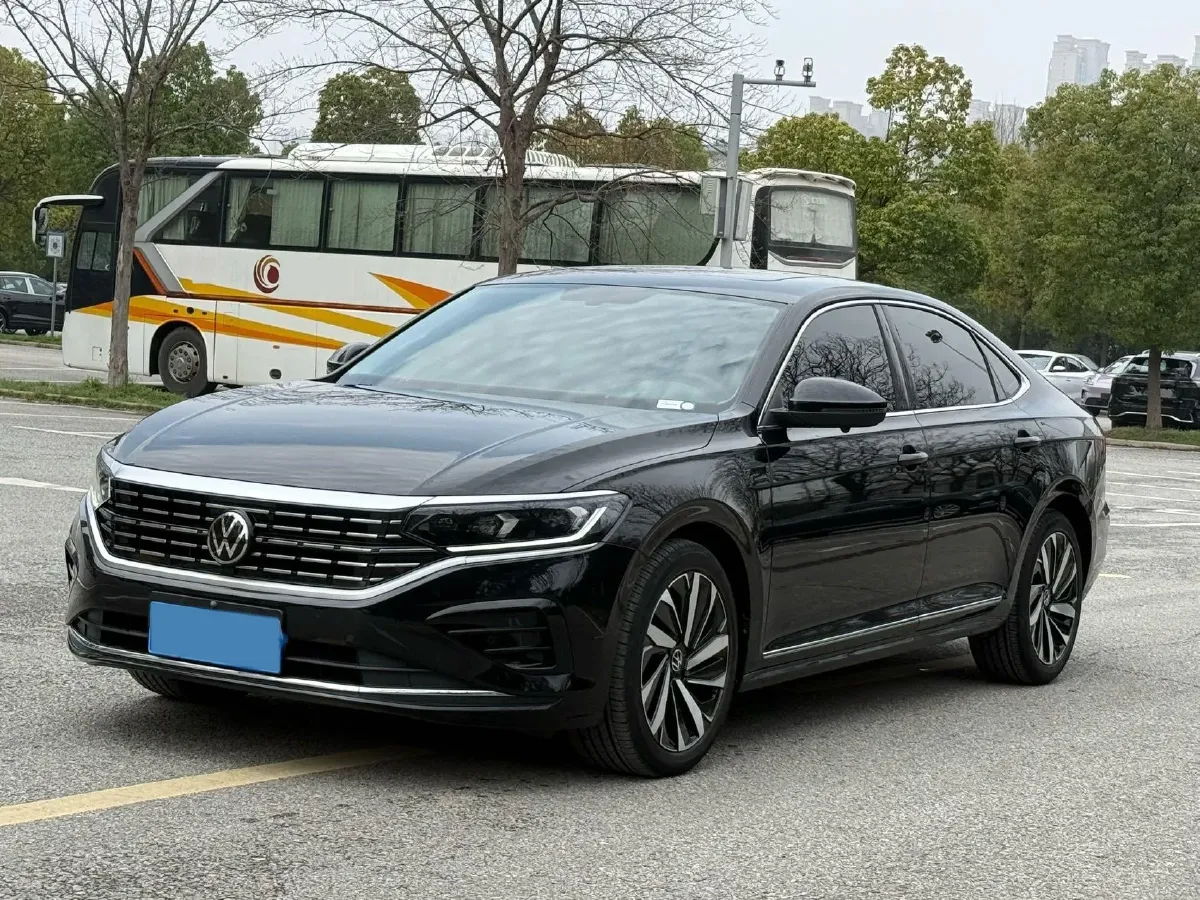 2023 Volkswagen Passat 2.0T 186HP L4 7DCT,autocango,china used car exporter,china ev exporter,chinese used car exporter,chinese used ev exporter