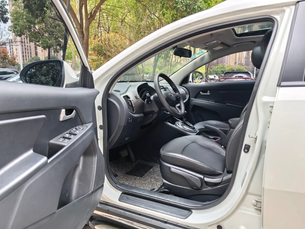 2016 Kia Sportage R 2.0L 165HP L4 6AT,autocango,china used car exporter,china ev exporter,chinese used car exporter,chinese used ev exporter