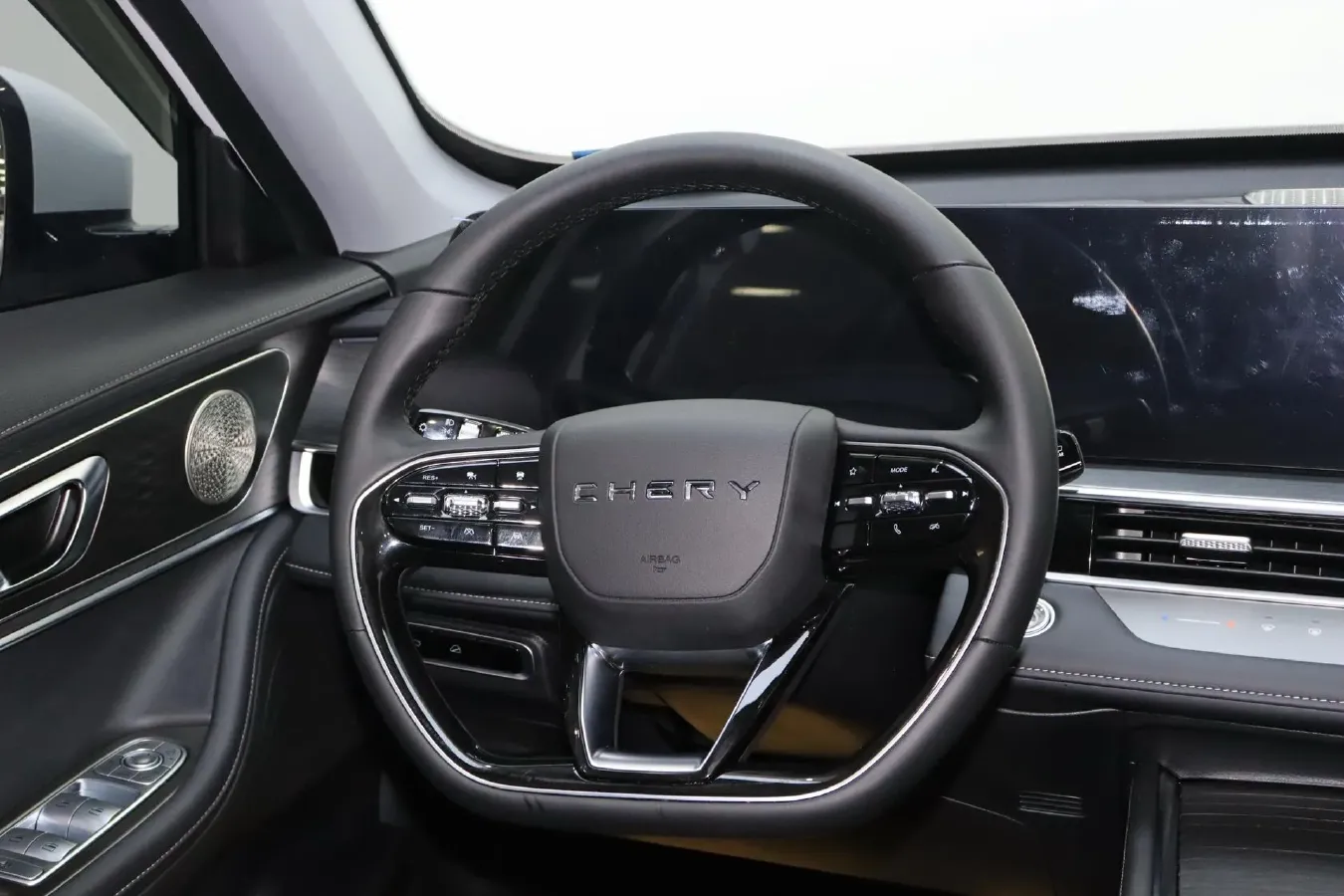 2024 Chery Tiggo 8 PRO 1.6T 197HP L4 7DCT,autocango,china used car exporter,china ev exporter,chinese used car exporter,chinese used ev exporter