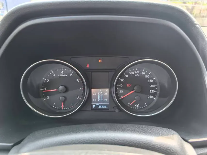 2021 Haval M6 1.5T 150HP L4 7DCT,autocango,china used car exporter,china ev exporter,chinese used car exporter,chinese used ev exporter