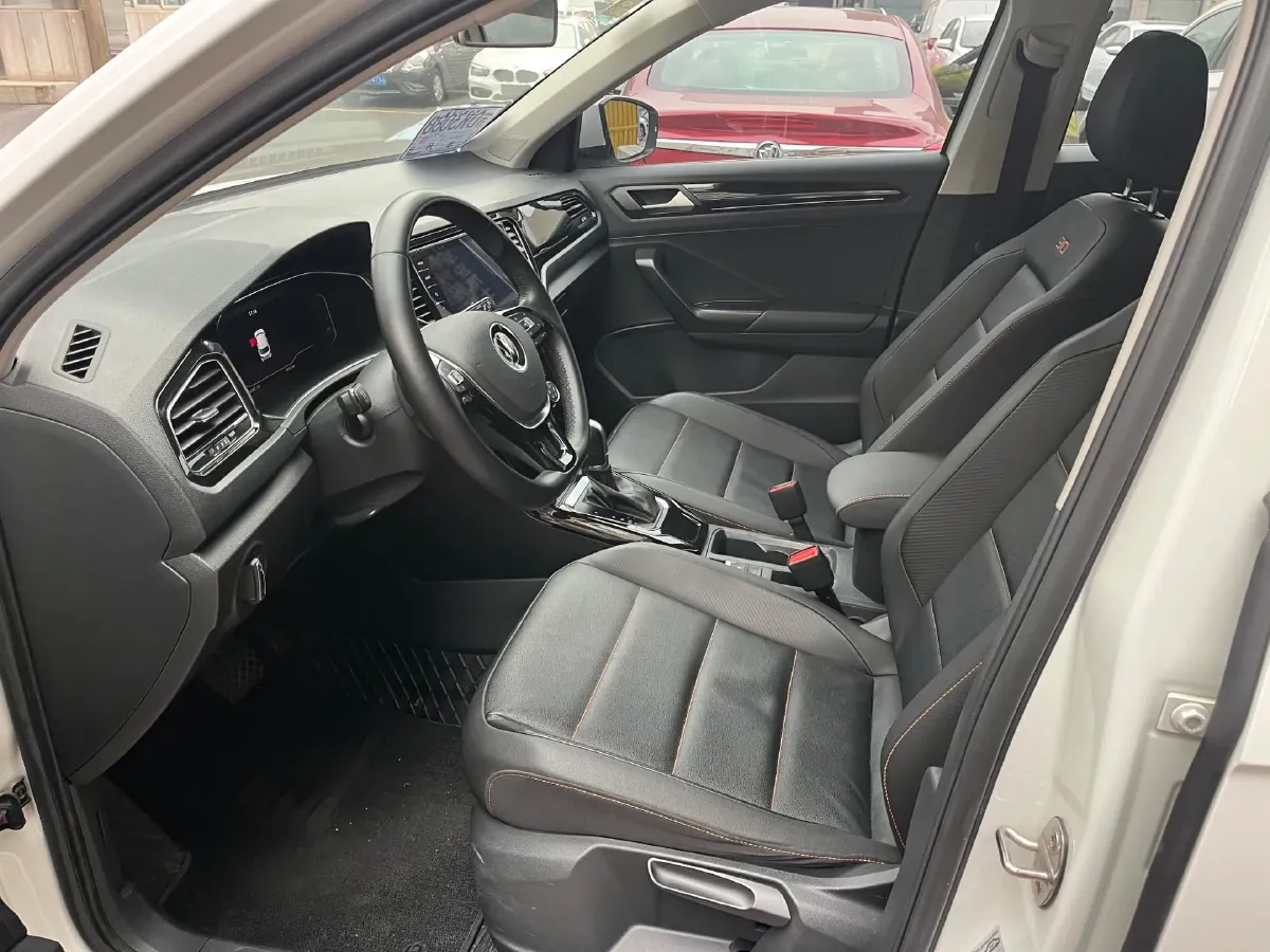 2021 Volkswagen T-Roc 1.4T 150HP L4 7DCT,autocango,china used car exporter,china ev exporter,chinese used car exporter,chinese used ev exporter