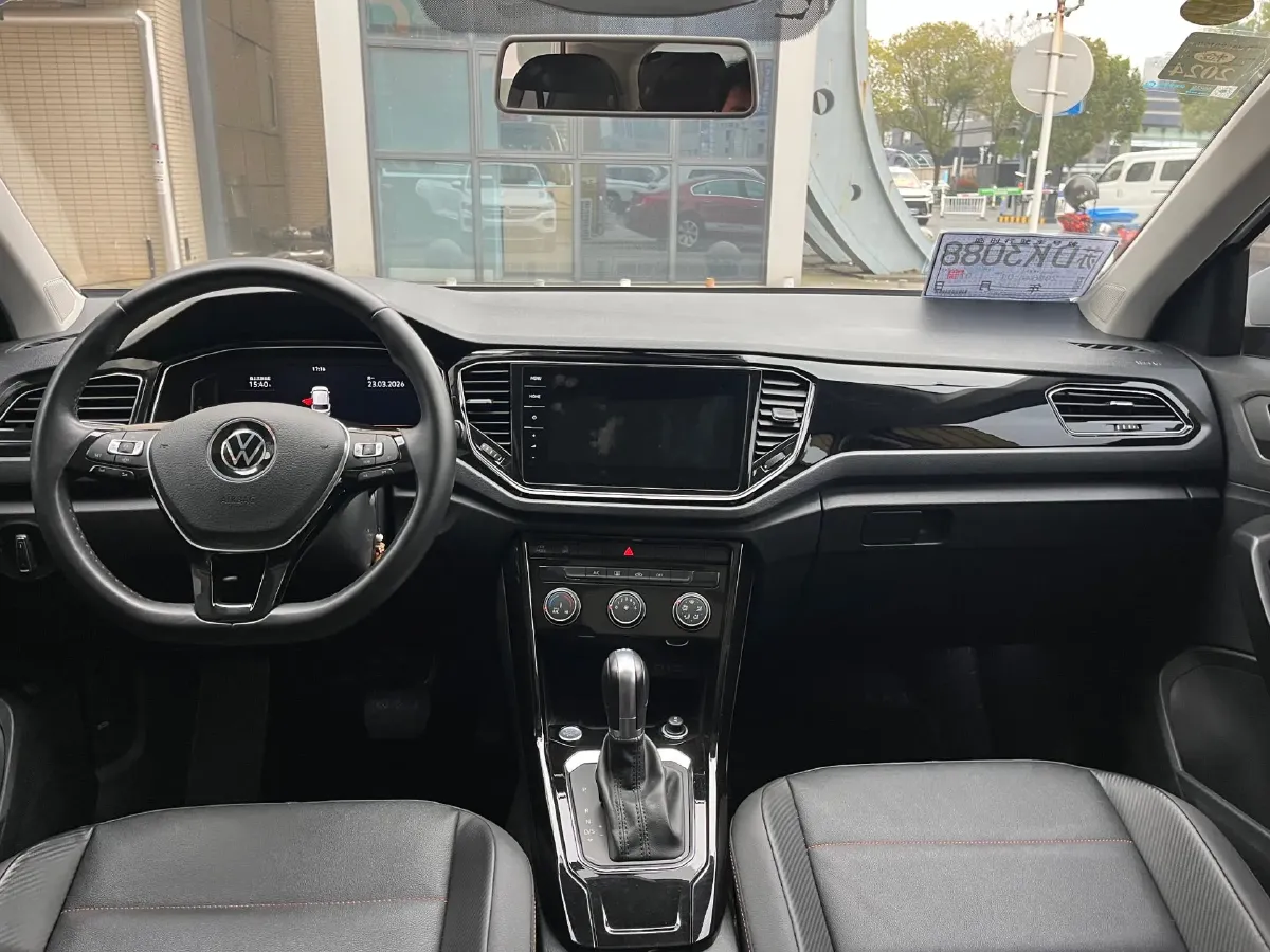 2021 Volkswagen T-Roc 1.4T 150HP L4 7DCT,autocango,china used car exporter,china ev exporter,chinese used car exporter,chinese used ev exporter