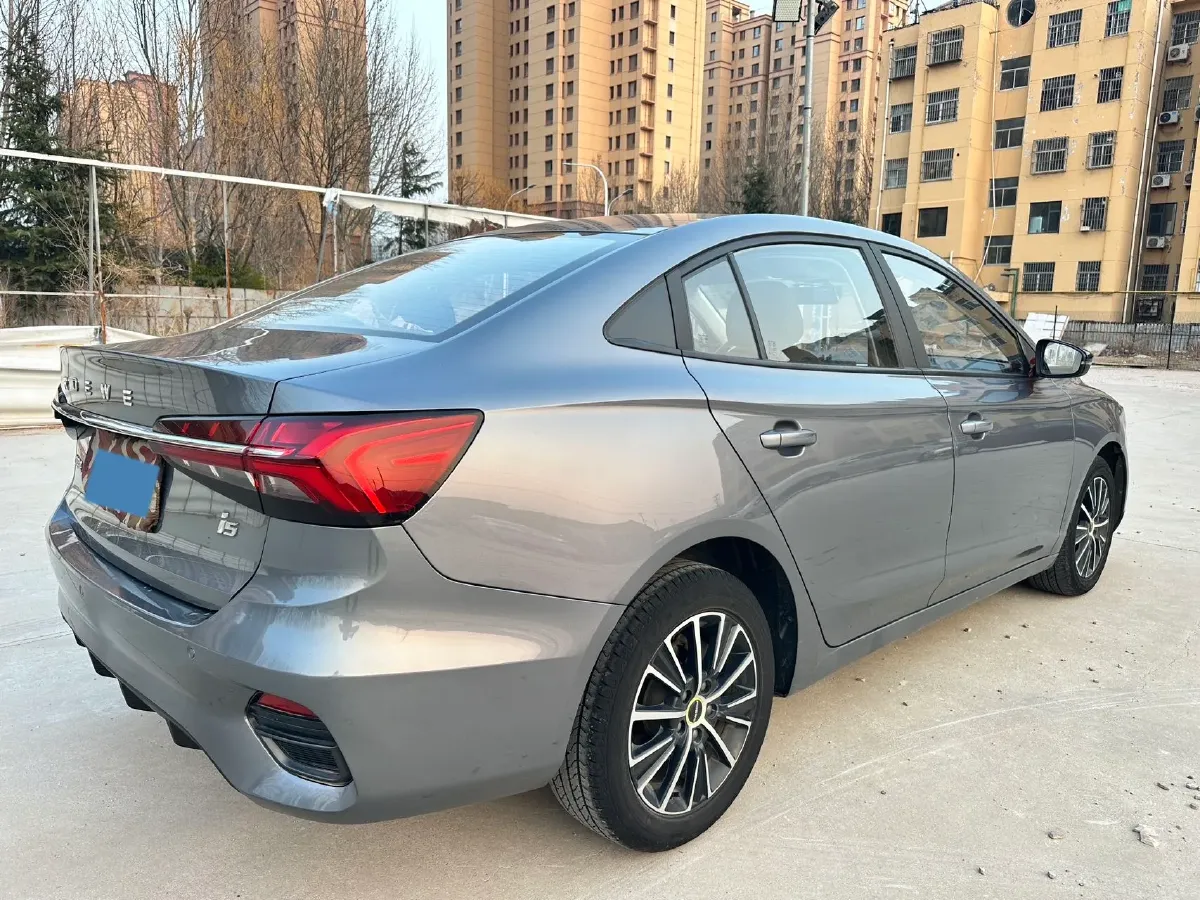 2021 Roewe i5 1.5L 120HP L4 5MT,autocango,china used car exporter,china ev exporter,chinese used car exporter,chinese used ev exporter
