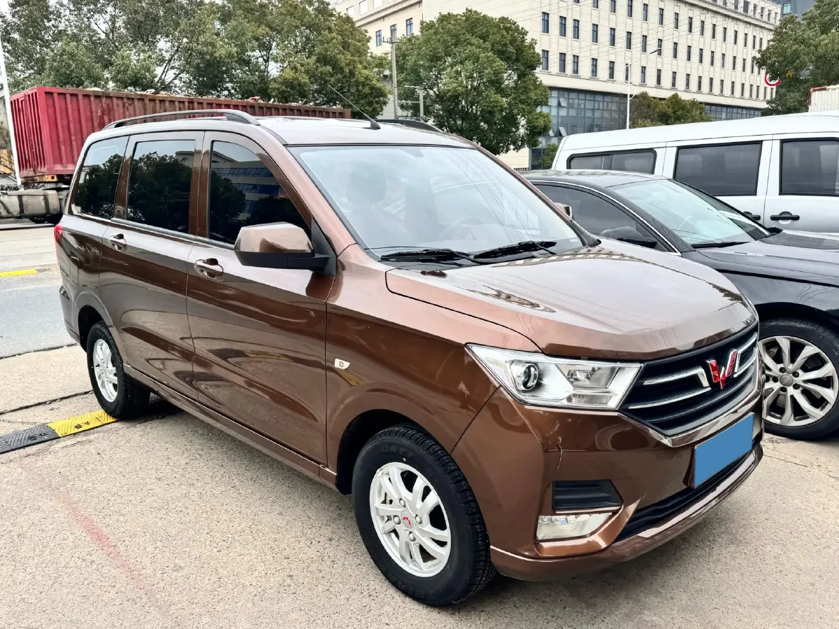 2021 WuLing HongGuang 1.5L 99HP L4 6MT,autocango,china used car exporter,china ev exporter,chinese used car exporter,chinese used ev exporter