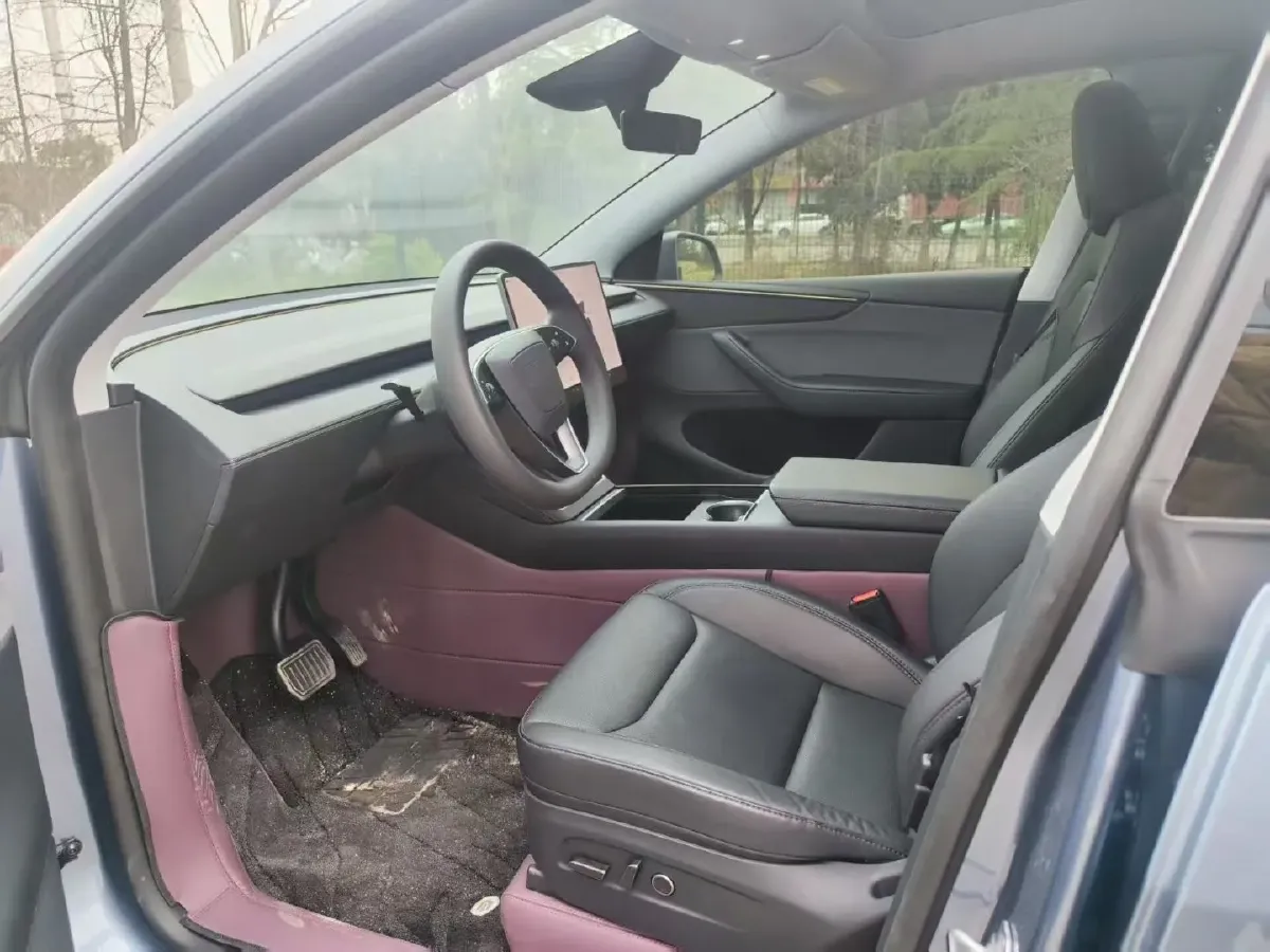 2025 Tesla Model Y BEV 62.5KWH,autocango,china used car exporter,china ev exporter,chinese used car exporter,chinese used ev exporter