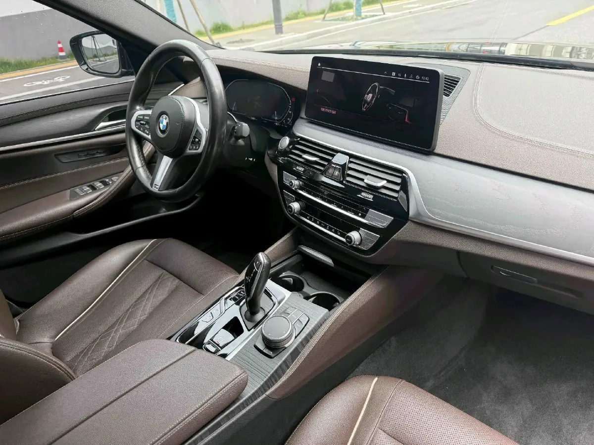 2021 BMW 5 Series 2.0T 184HP L4 8AT PHEV 17.7KWH,autocango,china used car exporter,china ev exporter,chinese used car exporter,chinese used ev exporter