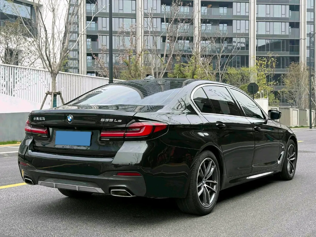 2021 BMW 5 Series 2.0T 184HP L4 8AT PHEV 17.7KWH,autocango,china used car exporter,china ev exporter,chinese used car exporter,chinese used ev exporter