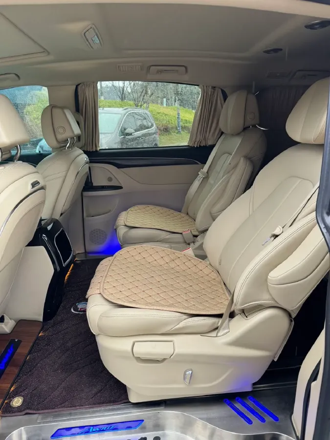 2023 Buick GL8 2.0T 237HP L4 9AT,autocango,china used car exporter,china ev exporter,chinese used car exporter,chinese used ev exporter