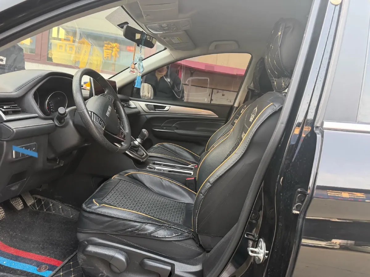 2023 Haval M6 1.5T 150HP L4 6MT,autocango,china used car exporter,china ev exporter,chinese used car exporter,chinese used ev exporter