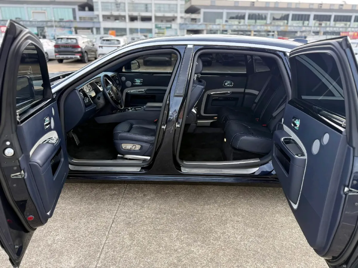 2018 Rolls-Royce Ghost 6.6T 571HP V12 8AT,autocango,china used car exporter,china ev exporter,chinese used car exporter,chinese used ev exporter