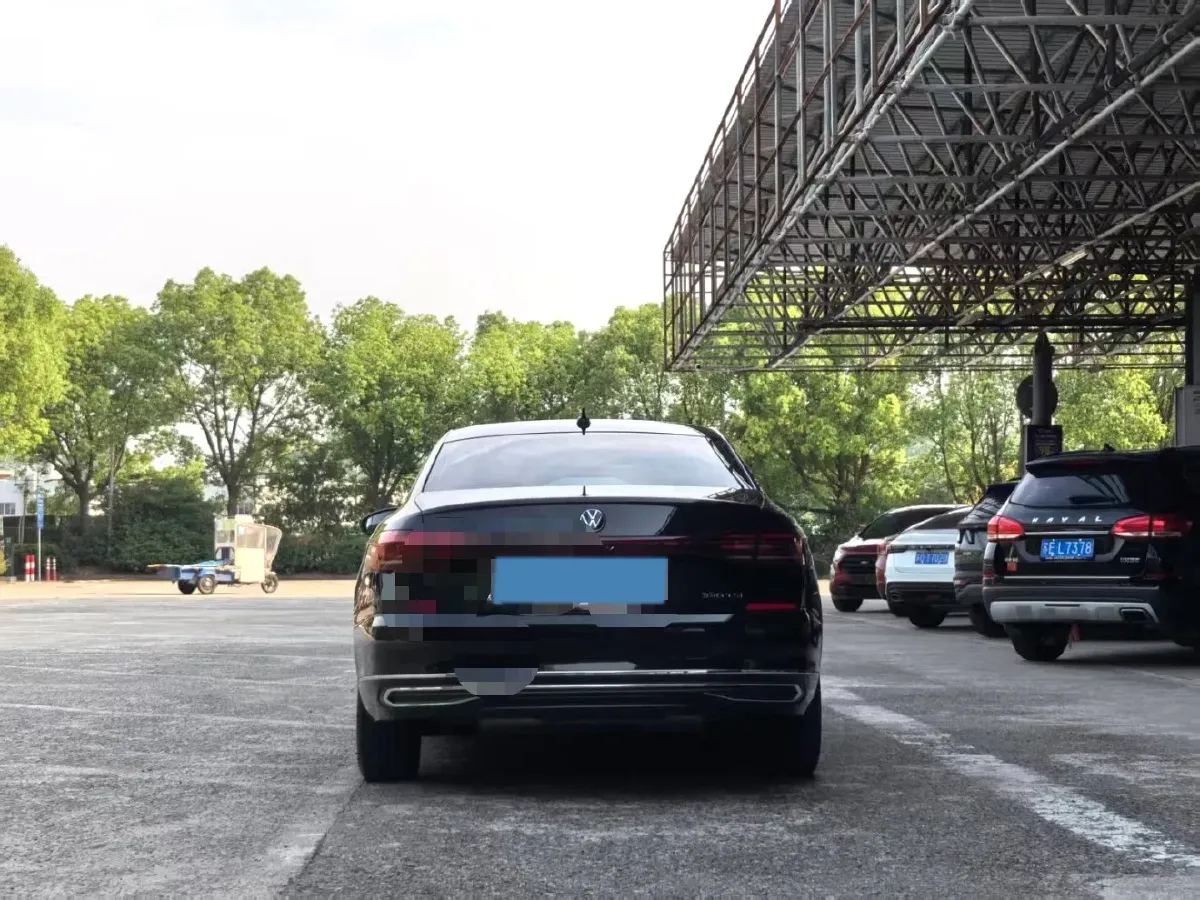 2021 Volkswagen Passat 2.0T 186HP L4 7DCT,autocango,china used car exporter,china ev exporter,chinese used car exporter,chinese used ev exporter