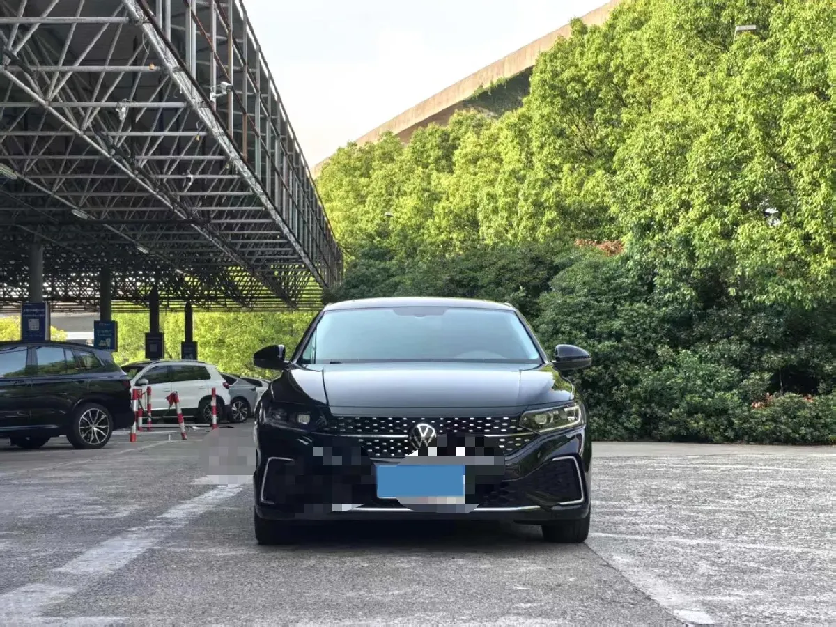 2021 Volkswagen Passat 2.0T 186HP L4 7DCT,autocango,china used car exporter,china ev exporter,chinese used car exporter,chinese used ev exporter