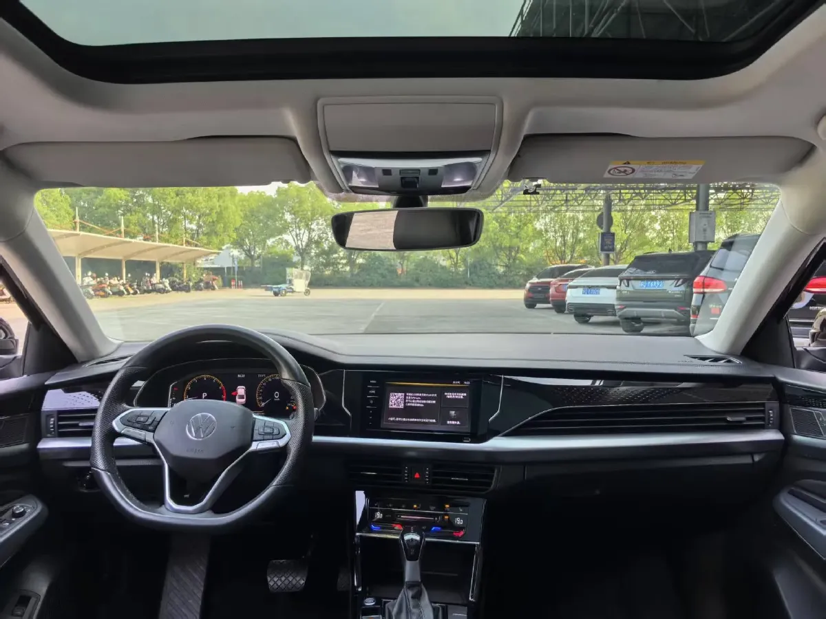 2021 Volkswagen Passat 2.0T 186HP L4 7DCT,autocango,china used car exporter,china ev exporter,chinese used car exporter,chinese used ev exporter