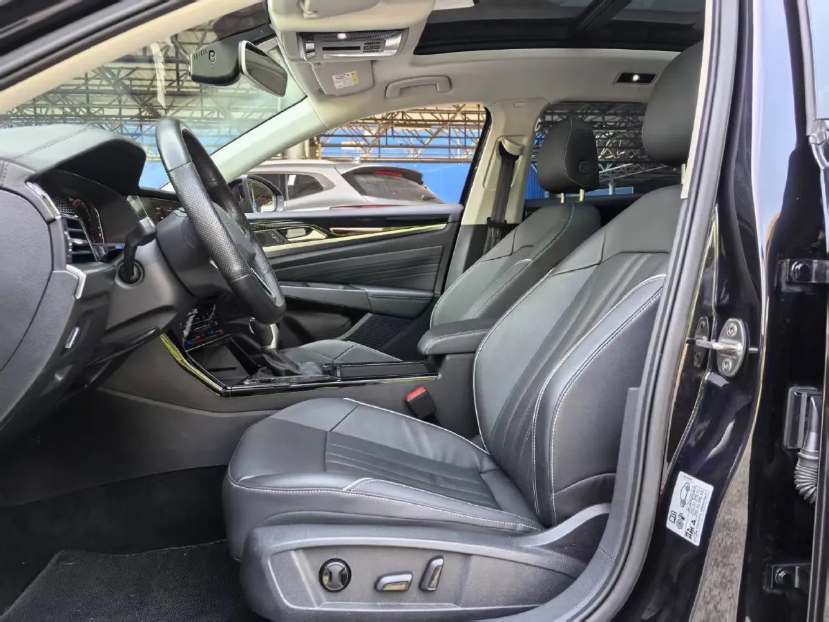 2021 Volkswagen Passat 2.0T 186HP L4 7DCT,autocango,china used car exporter,china ev exporter,chinese used car exporter,chinese used ev exporter