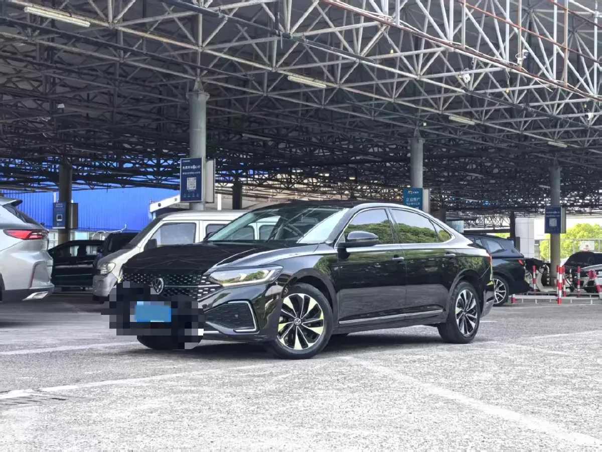 2021 Volkswagen Passat 2.0T 186HP L4 7DCT,autocango,china used car exporter,china ev exporter,chinese used car exporter,chinese used ev exporter