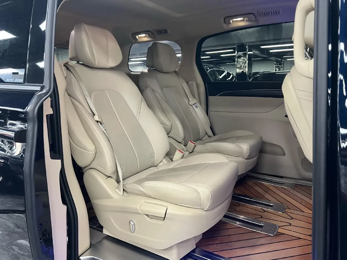 2023 Buick GL8 2.0T 237HP L4 9AT,autocango,china used car exporter,china ev exporter,chinese used car exporter,chinese used ev exporter