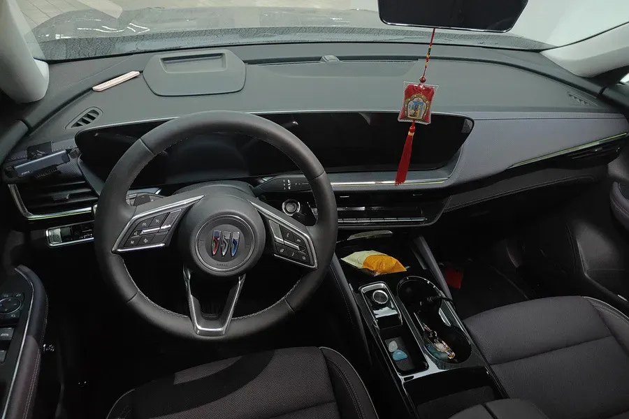 2025 Buick EnvisionPlus 2.0T 237HP L4 9AT,autocango,china used car exporter,china ev exporter,chinese used car exporter,chinese used ev exporter