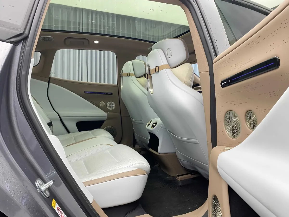 2024 Avatr 07 BEV 82.16KWH,autocango,china used car exporter,china ev exporter,chinese used car exporter,chinese used ev exporter