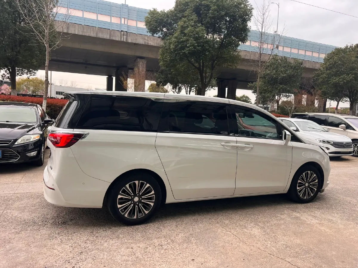 2021 Buick GL8 2.0T 237HP L4 9AT,autocango,china used car exporter,china ev exporter,chinese used car exporter,chinese used ev exporter