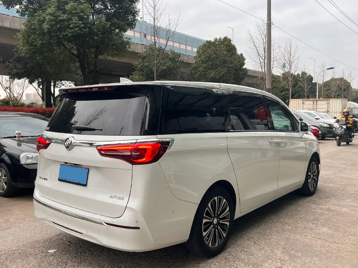 2021 Buick GL8 2.0T 237HP L4 9AT,autocango,china used car exporter,china ev exporter,chinese used car exporter,chinese used ev exporter