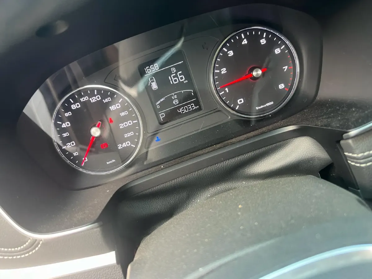 2019 Roewe i6 1.5T 169HP L4 7DCT,autocango,china used car exporter,china ev exporter,chinese used car exporter,chinese used ev exporter